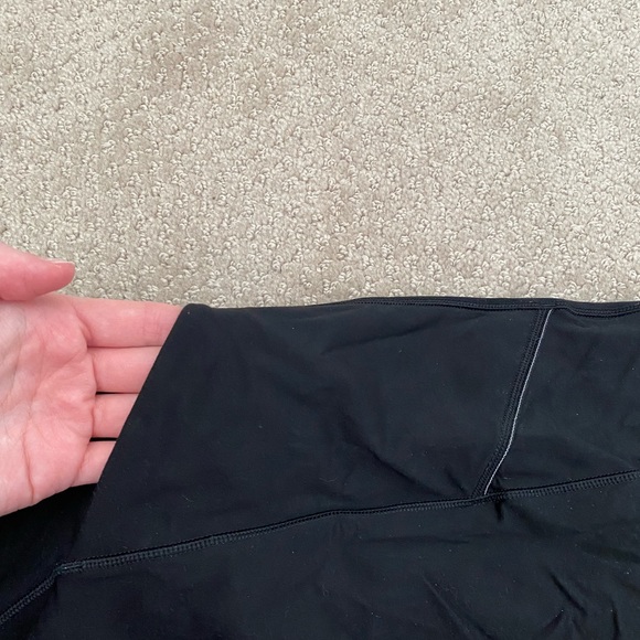 Black, size 4 lulu lemon leggings with pockets - Picture 2 of 4